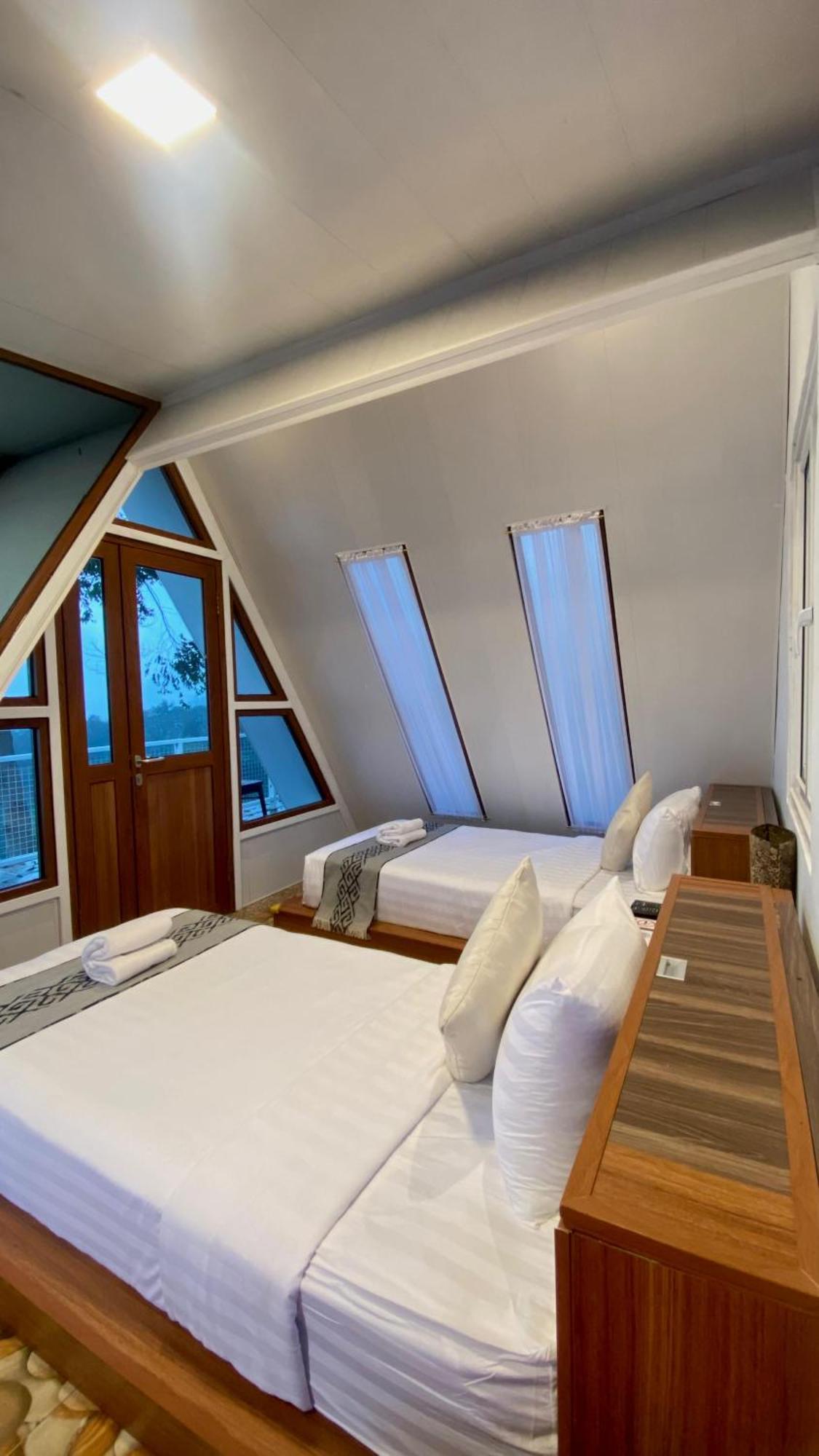 De Pointe Resort & Resto Campaka Екстер'єр фото